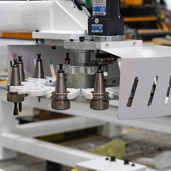 Магазин-Револьверного-типа-16-шт.-установка-на-портале